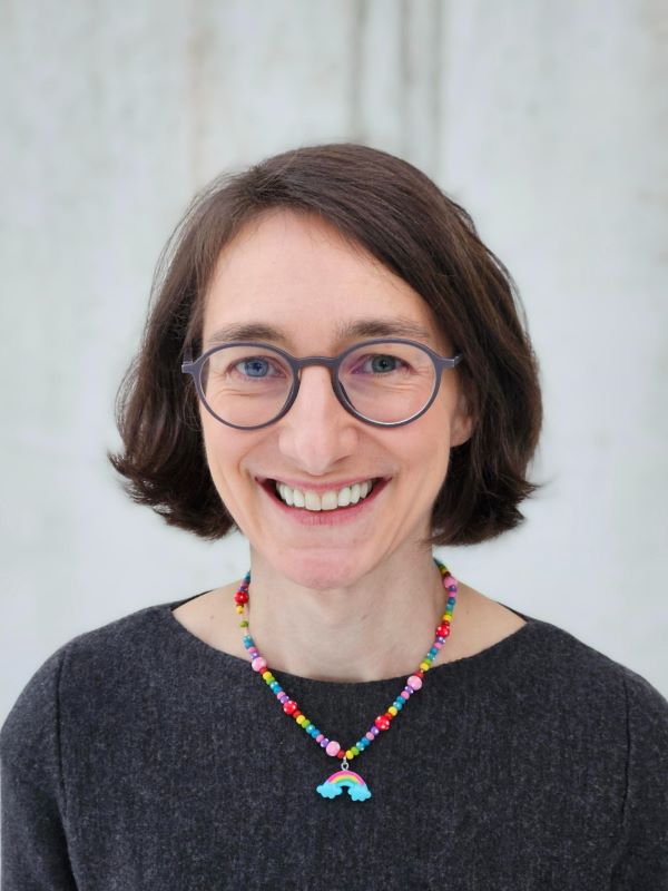 Dr. Anna Gasser